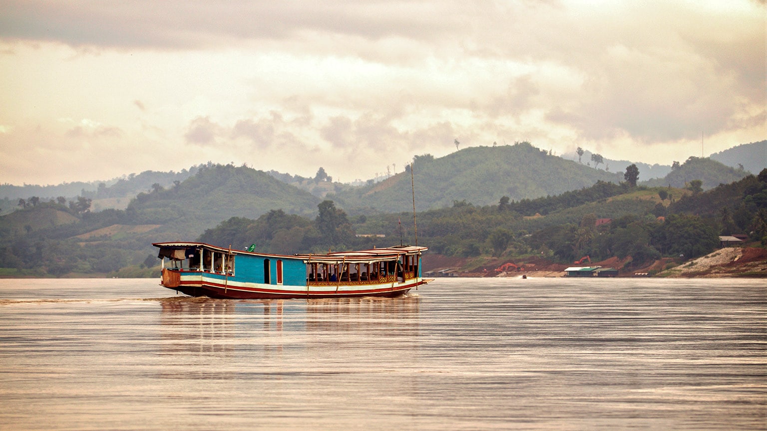 Thailand-Laos-Pak-Beng-Mekong-River-Boat-Devon-Howitt