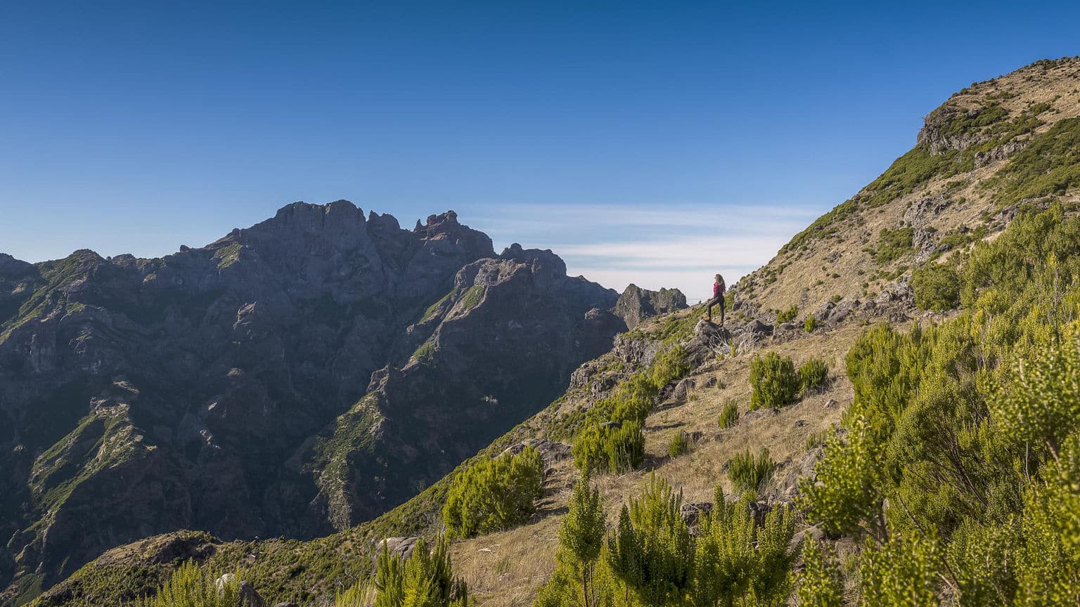 Portugal Madeira Pico Ruivo Traveller Hiking Landscape
