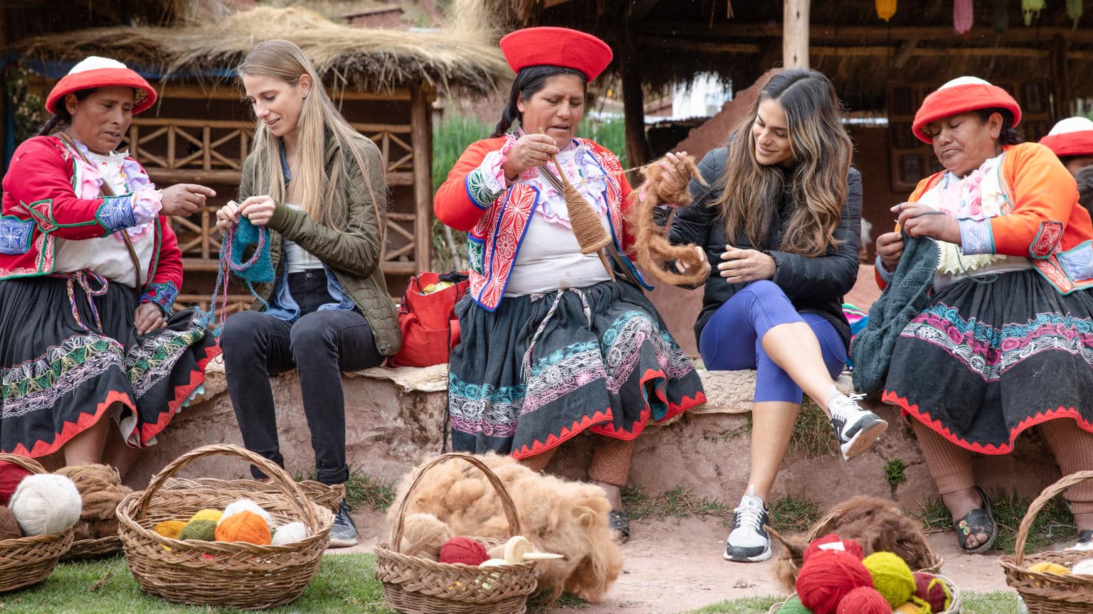 Peru Sacred Valley Ccaccaccollo Women’s Weaving Co-op Local Women Female Travellers Interacting